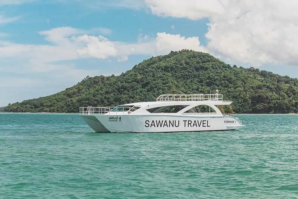 جزيرة جيمس بوند وجزيرة المسلمين بقارب فاخر (SAWANU)